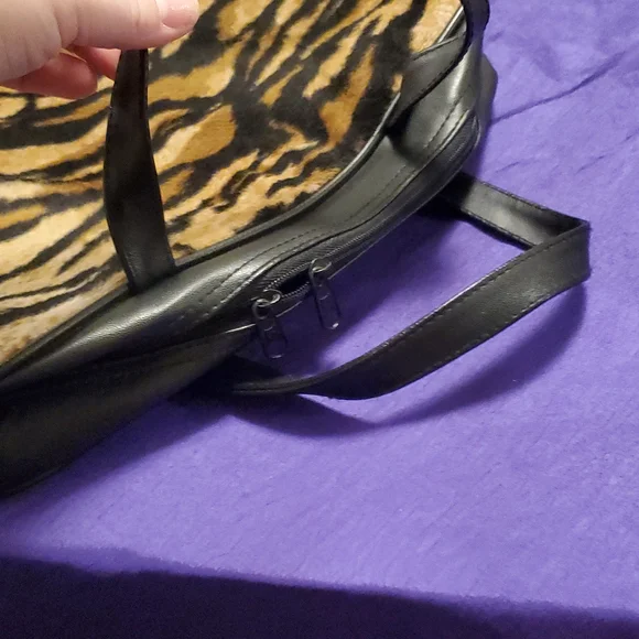 Lancome tiger print travel makeup cosmetic bag purse - Picture 3 of 8